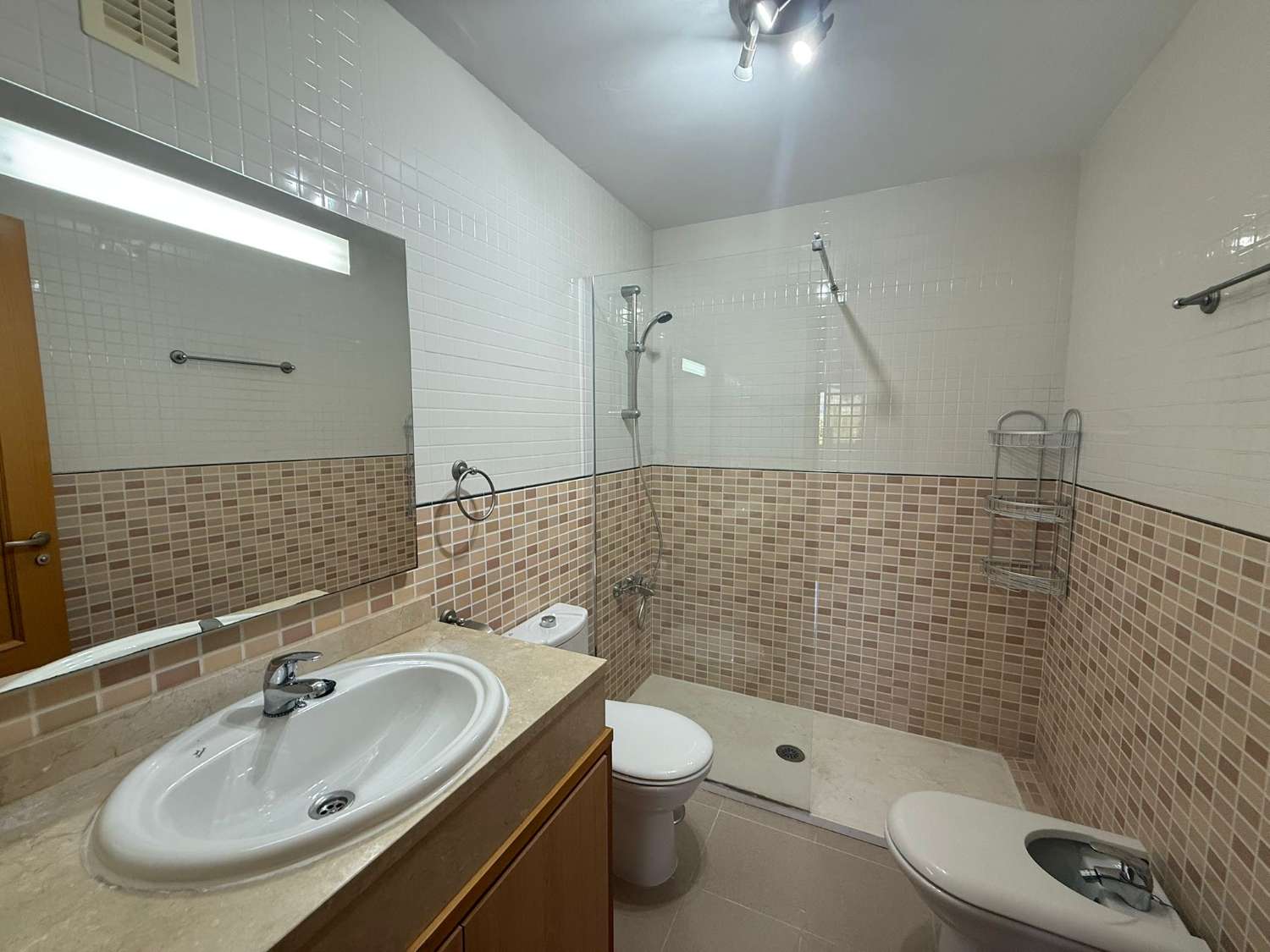 Amplio piso en zona Chaparil