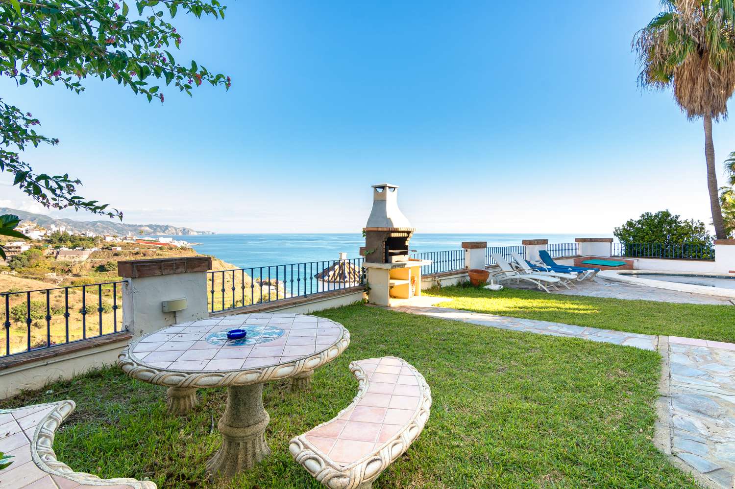 Villa myynnissä Torrox Costa