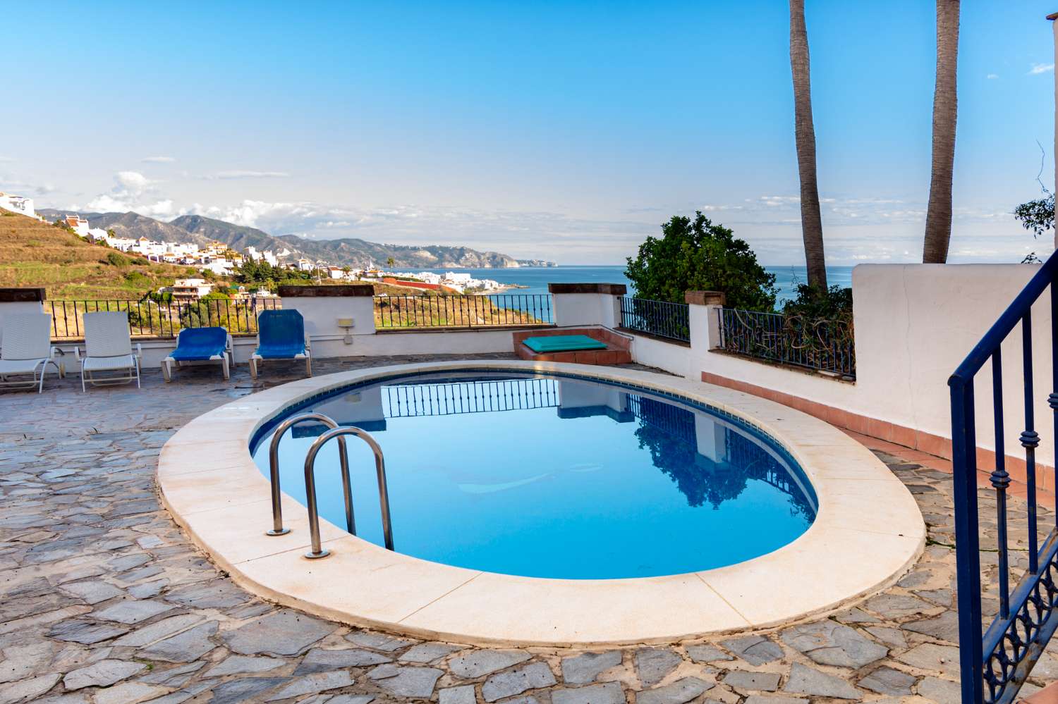 Villa myynnissä Torrox Costa