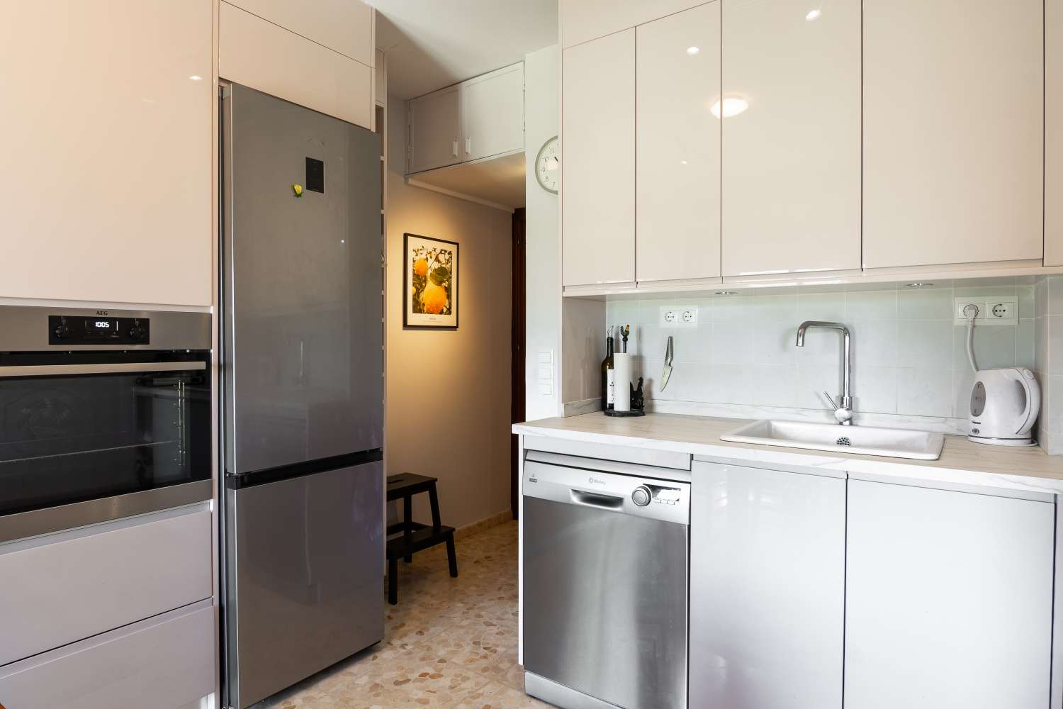 Exclusivo ático con terraza privada con azotea en pleno centro de Nerja