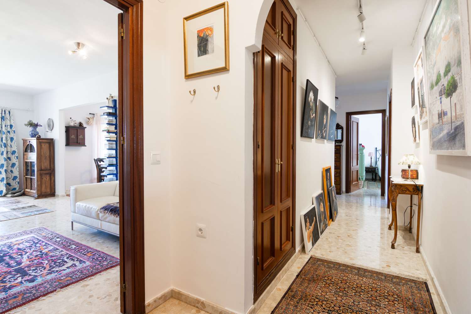 Exclusivo ático con terraza privada con azotea en pleno centro de Nerja