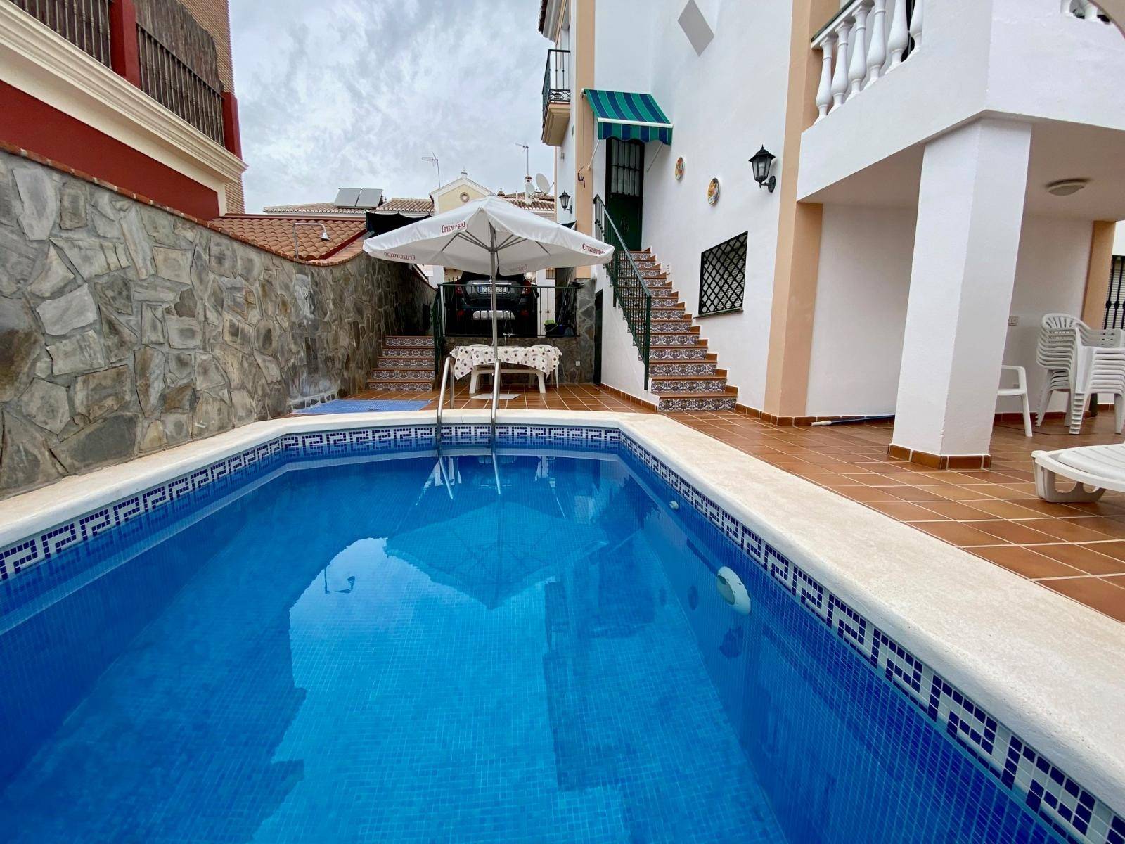 Preciosa villa semi-adosada por la zona de Almijara