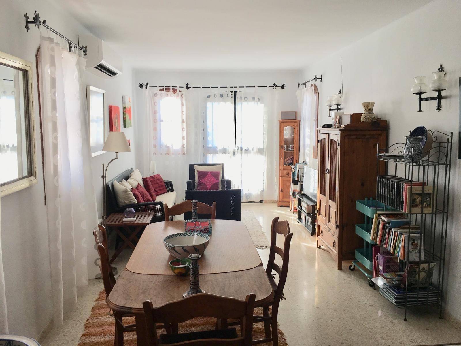 Espacioso apartamento en Urb. San Juan de Capistrano,