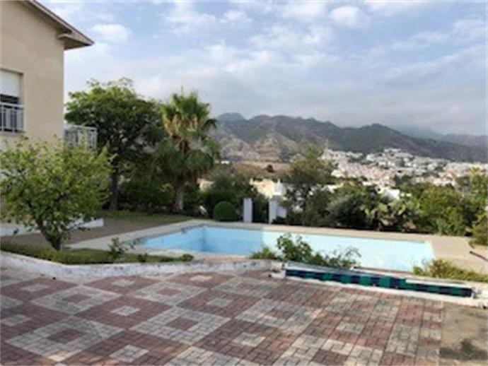 Villa en venta en Nerja