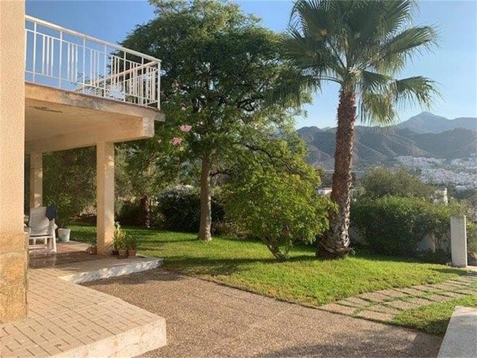 Villa til salg i Nerja