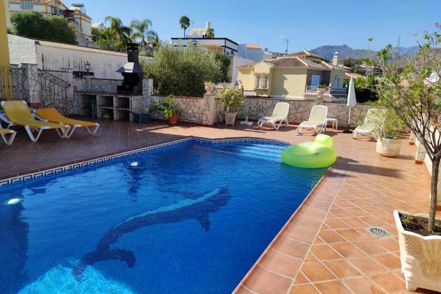 Preciosa Villa independiente con piscina privada