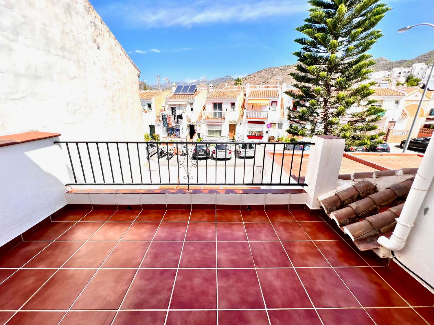 Spectacular semi-detached house in Nerja