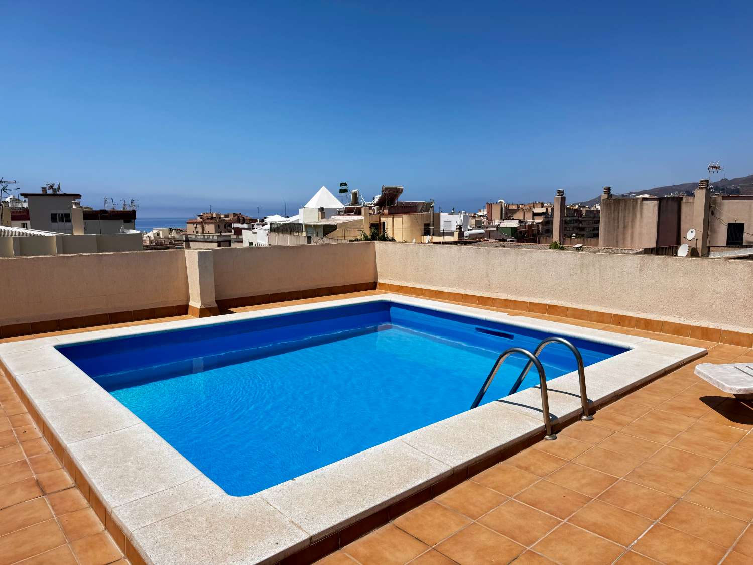 Bright apartment in center of Nerja