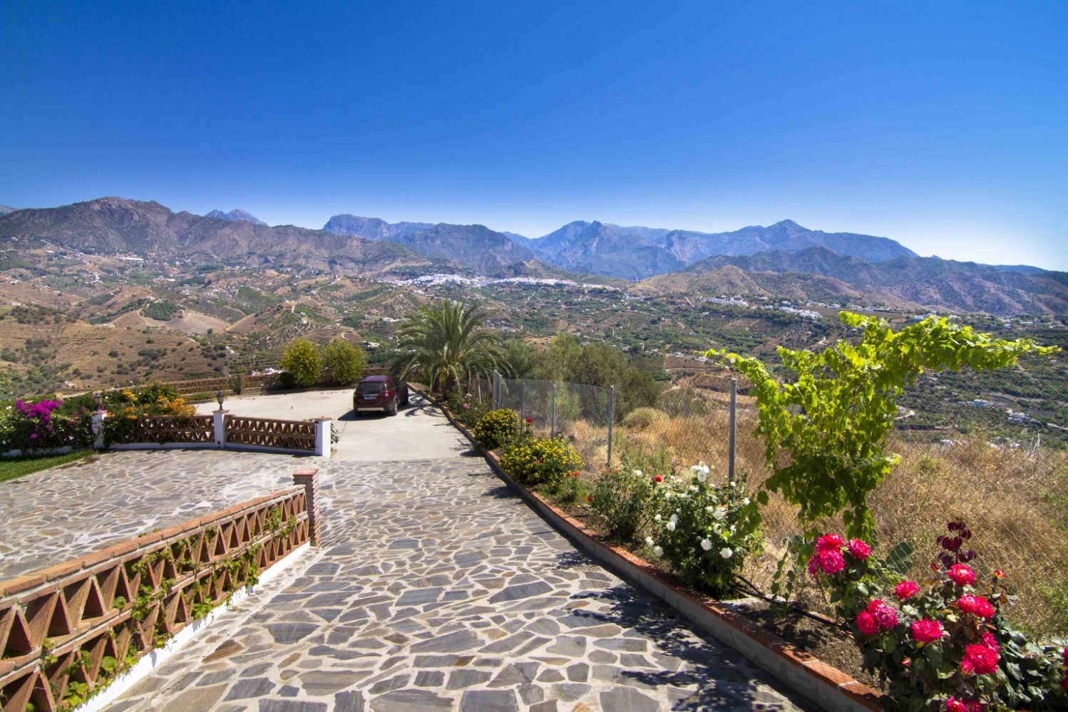 Villa for sale in Torrox