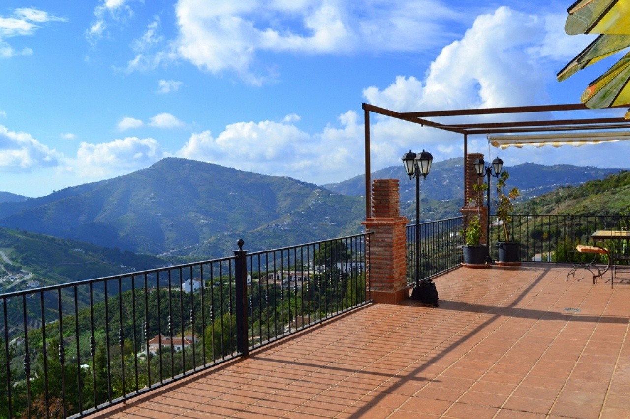 Villa for sale in Frigiliana