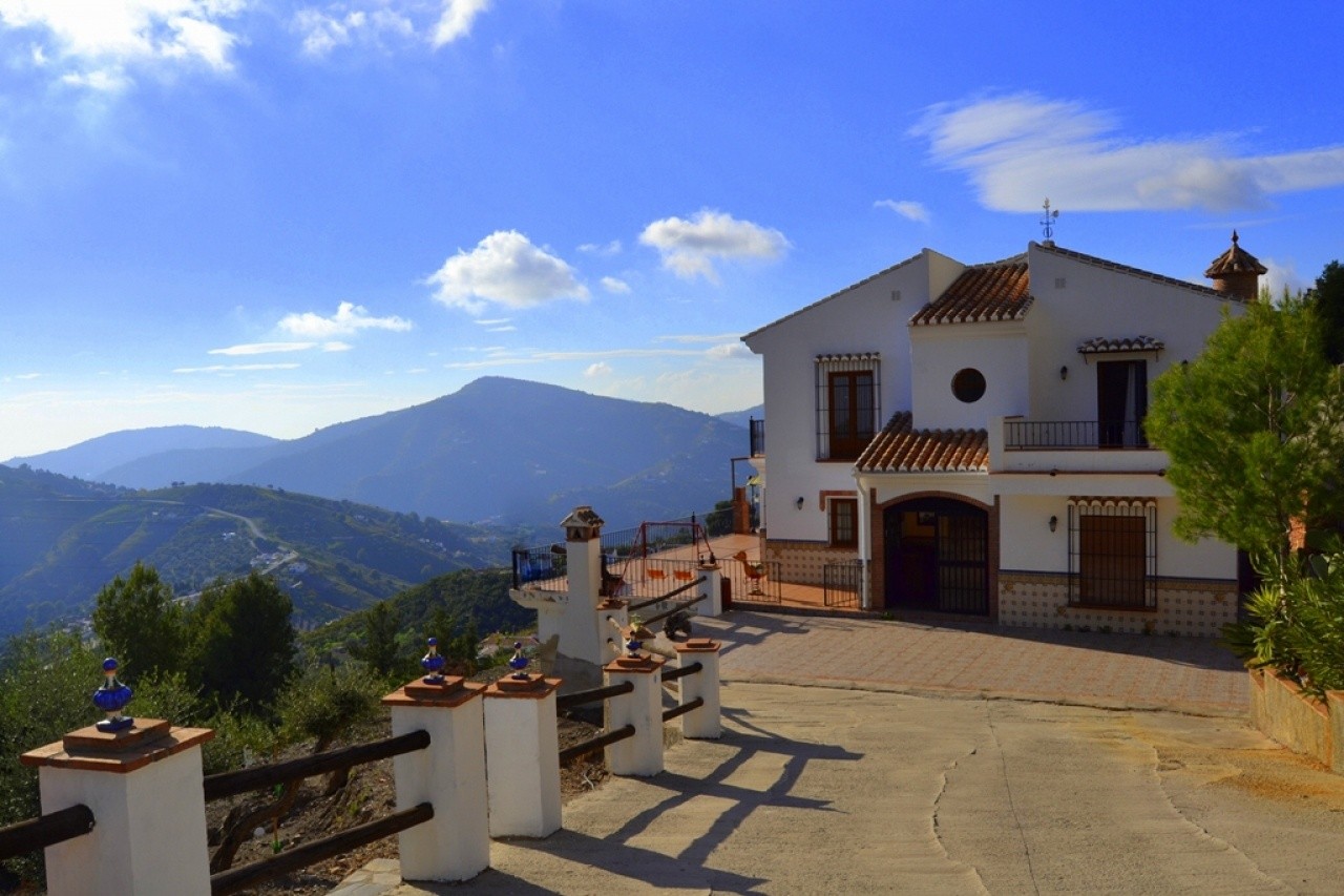 Villa for sale in Frigiliana