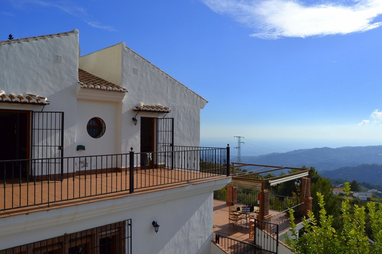Villa for sale in Frigiliana