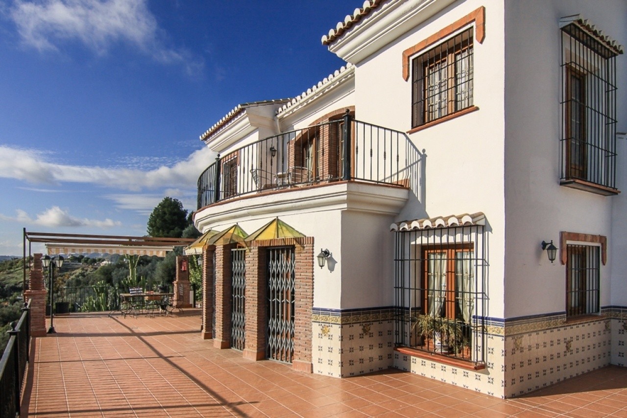 Villa for sale in Frigiliana