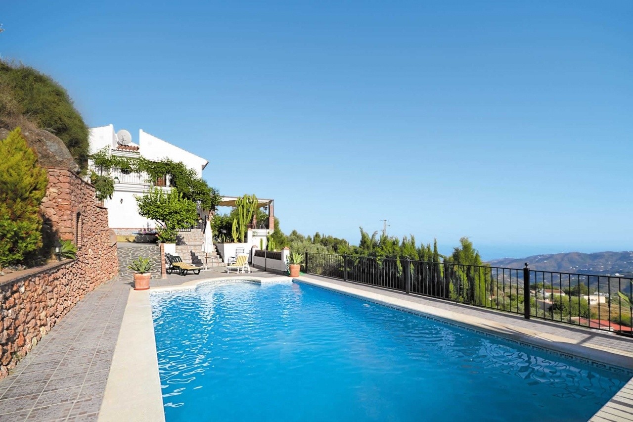 Villa for sale in Frigiliana