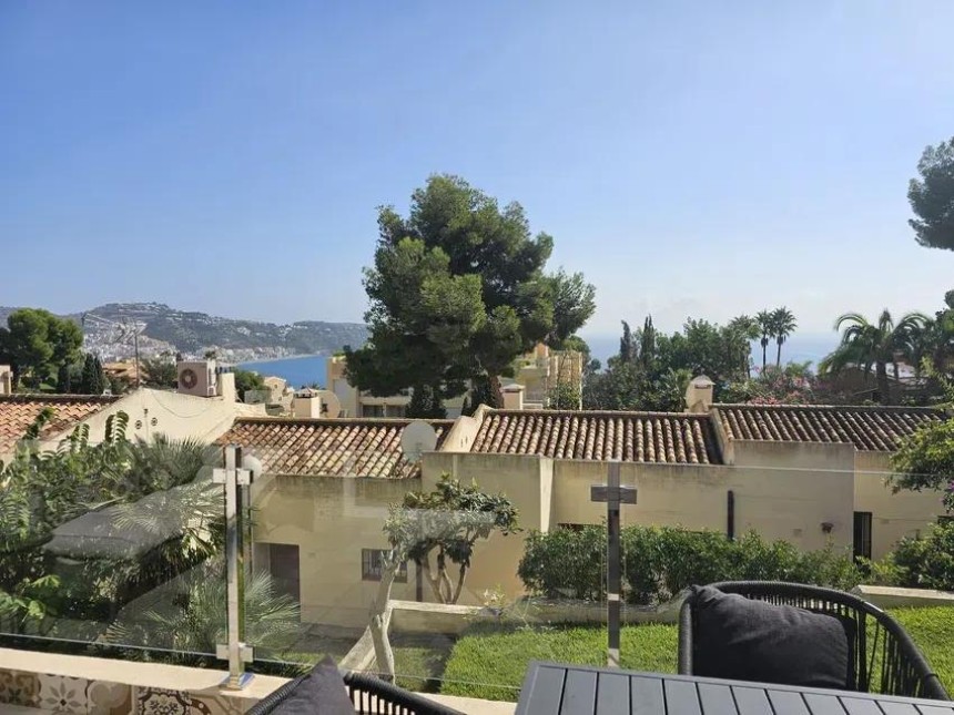 Villa for sale in Almuñécar