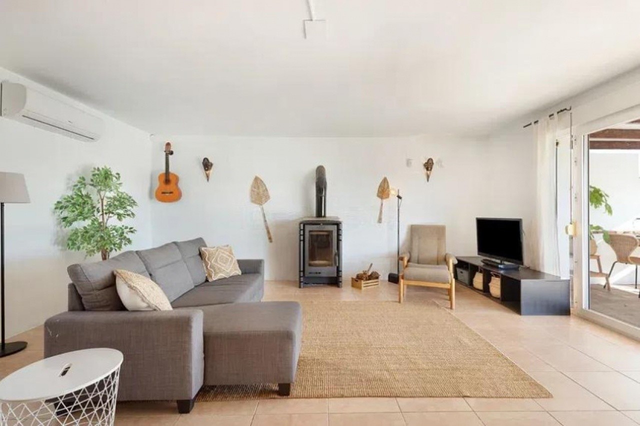 Villa for sale in Benamargosa