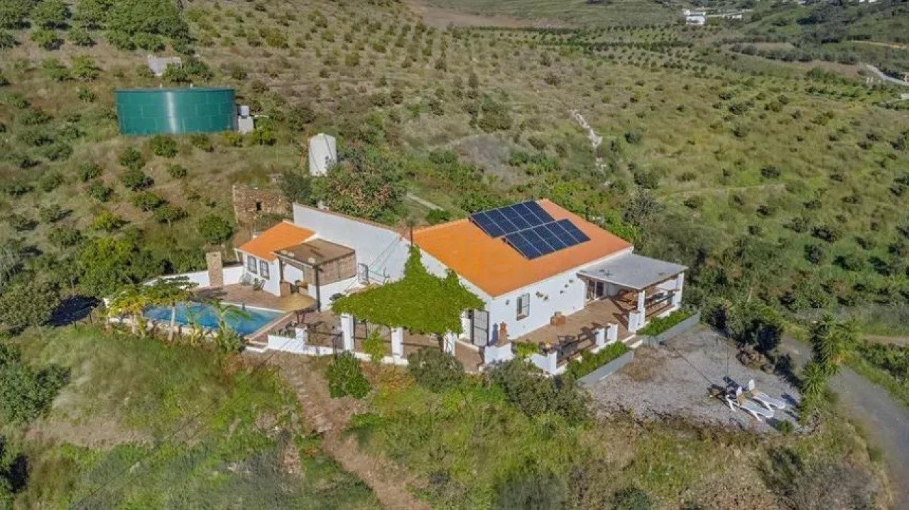 Villa for sale in Benamargosa