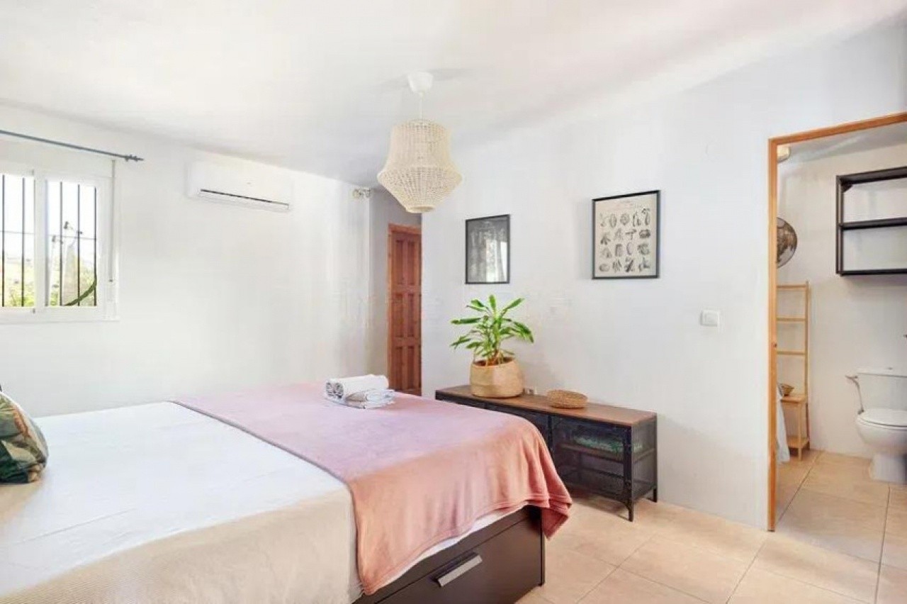Villa for sale in Benamargosa