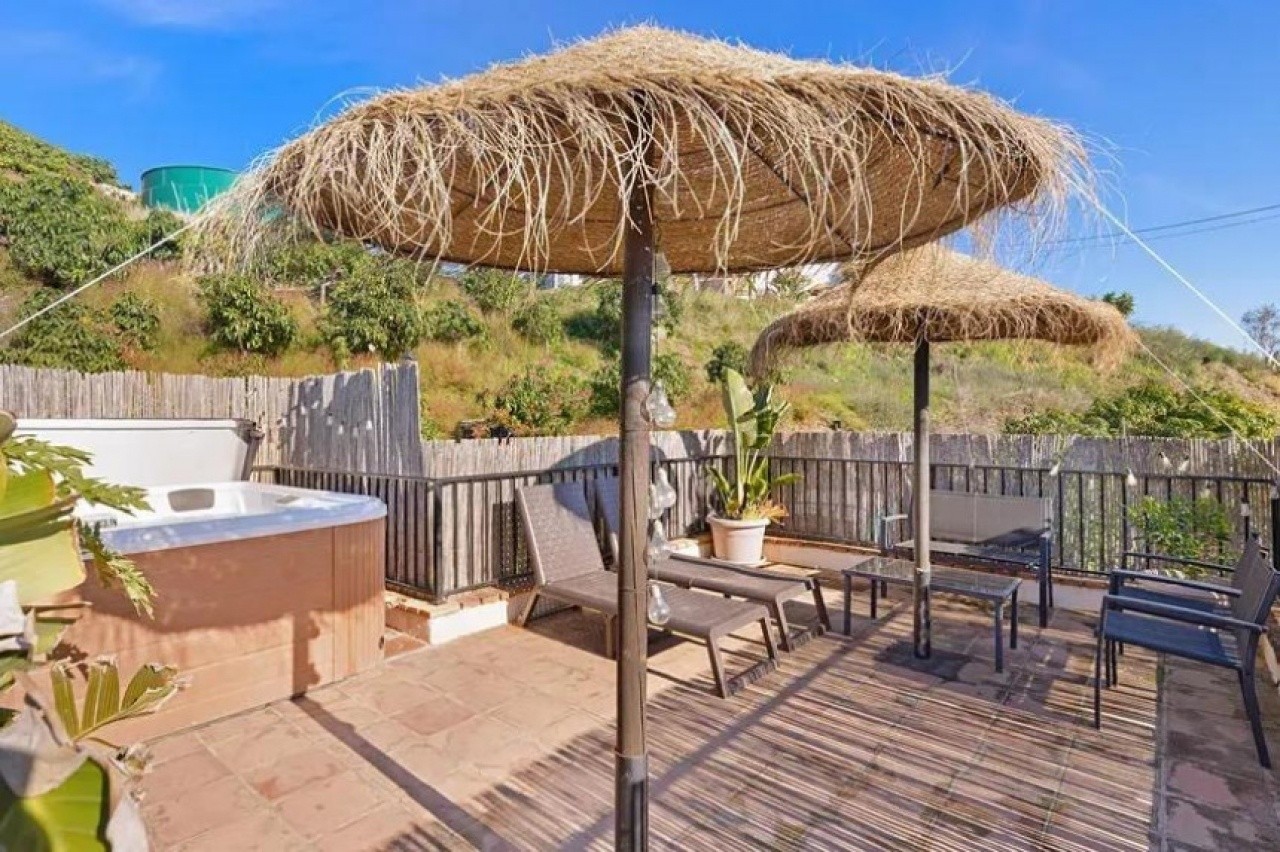Villa for sale in Benamargosa