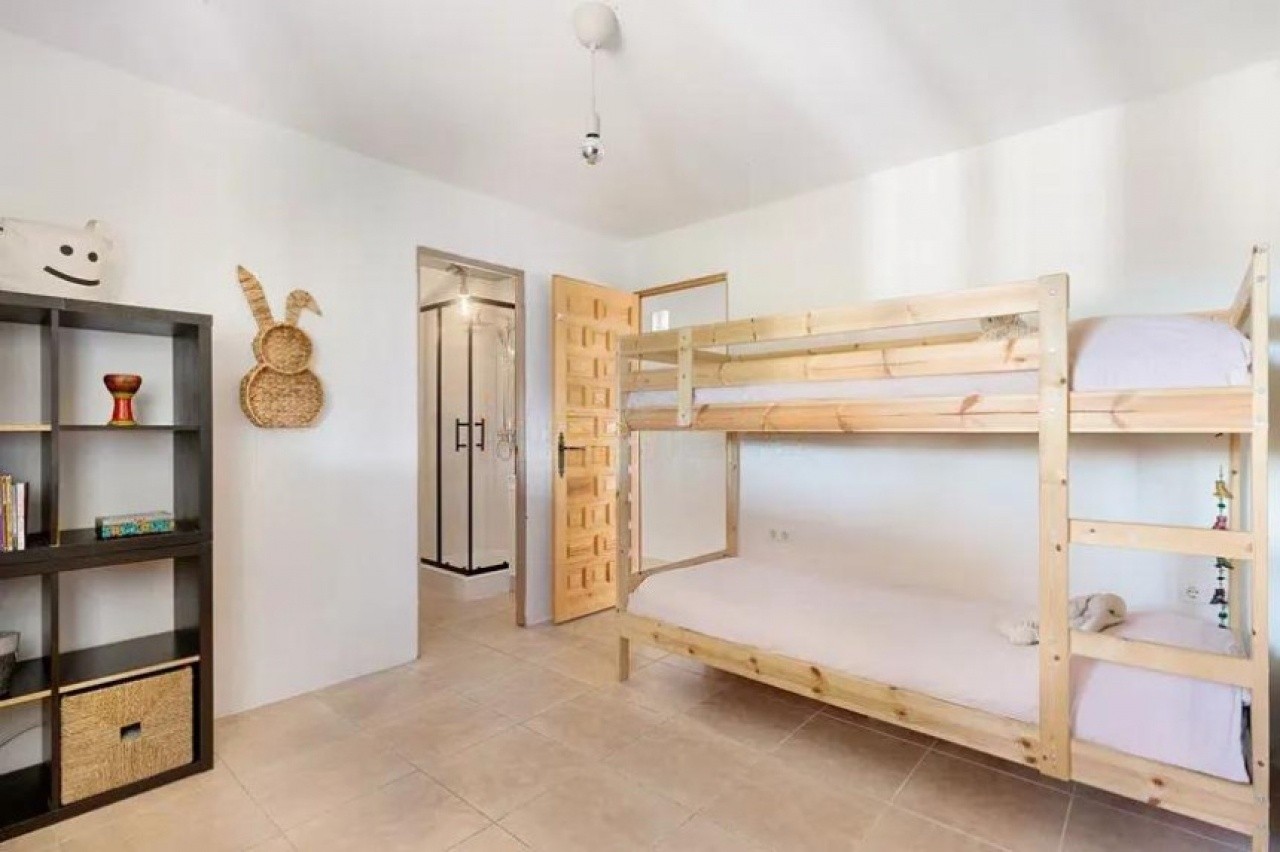 Villa for sale in Benamargosa