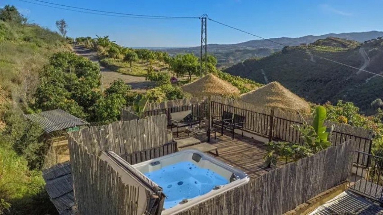 Villa for sale in Benamargosa
