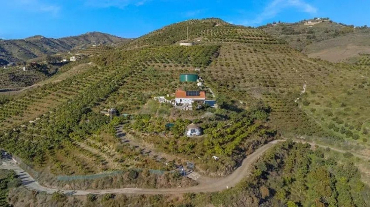 Villa for sale in Benamargosa