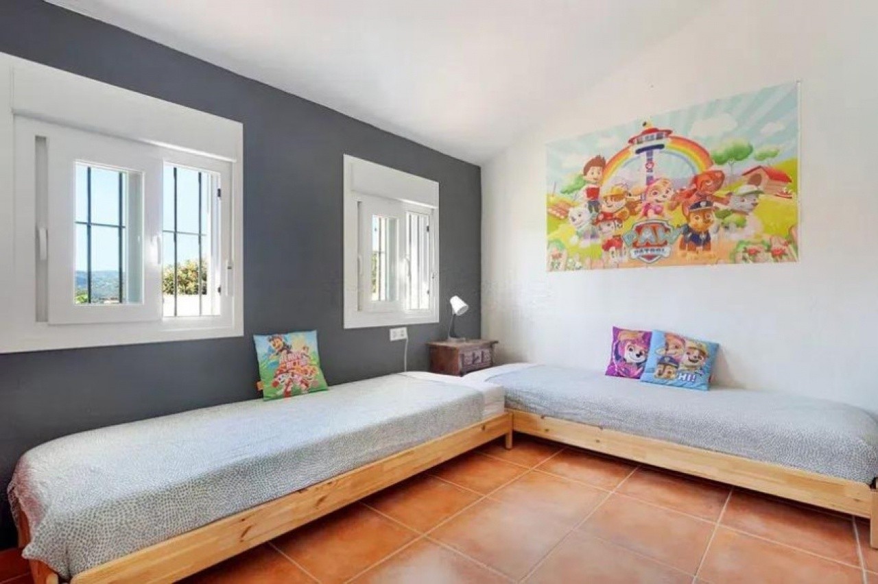 Villa for sale in Benamargosa