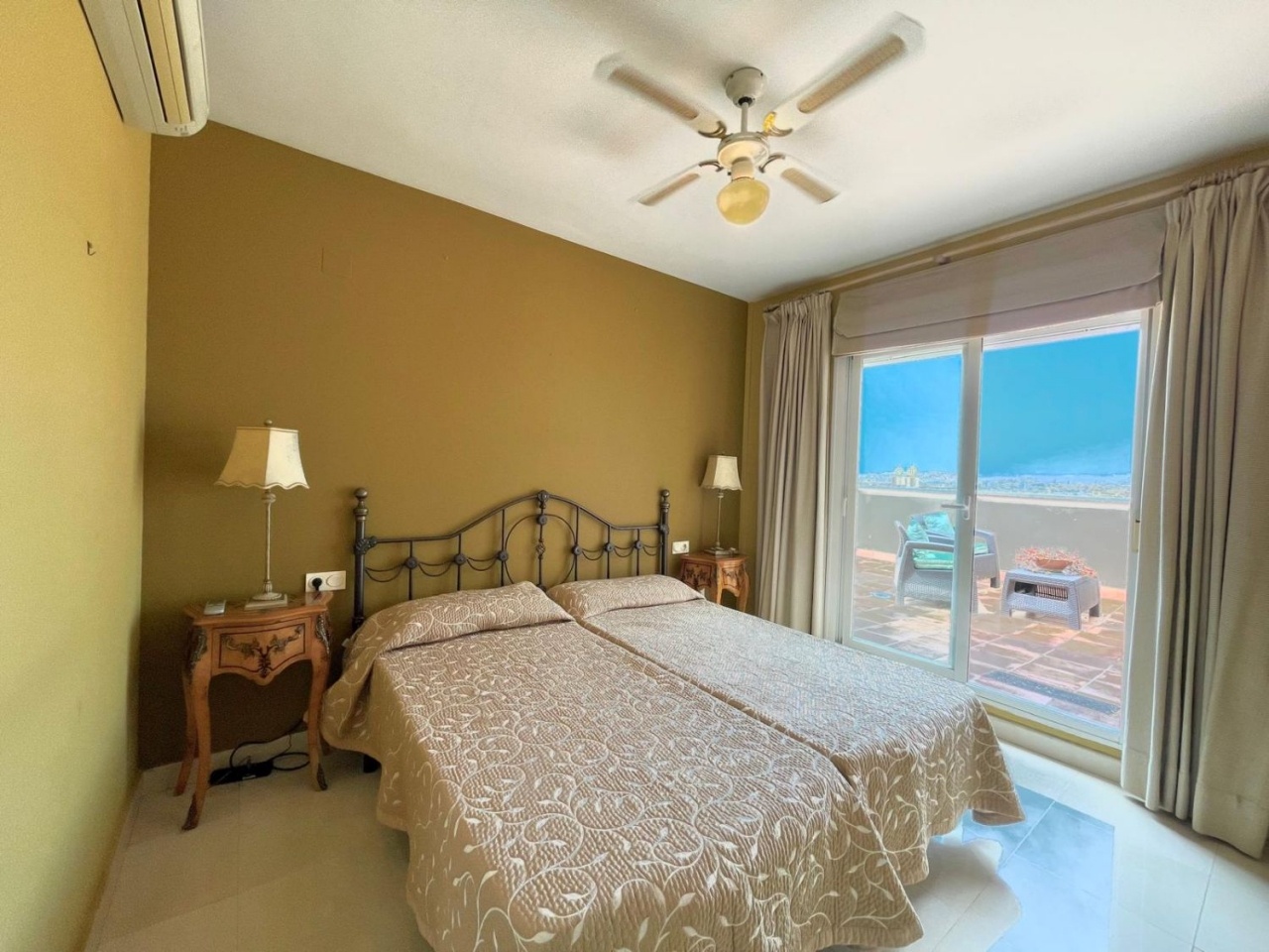 Apartment for sale in Caleta de Vélez