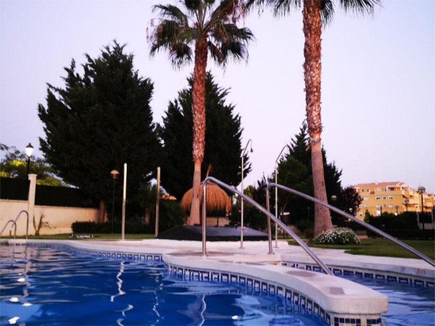 Lejlighed til salg i Algarrobo Costa