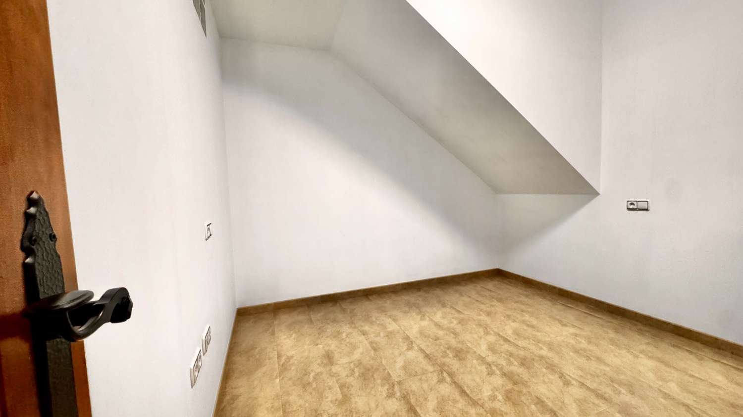 Renovierte Erdgeschosswohnung in Frigiliana – Langzeitmiete