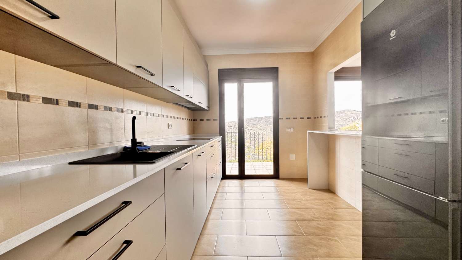 Renovierte Erdgeschosswohnung in Frigiliana – Langzeitmiete