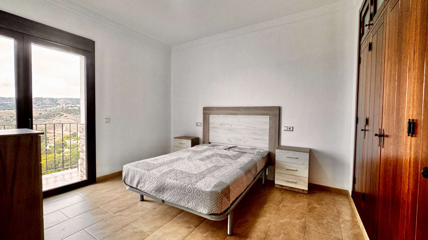 Renovierte Erdgeschosswohnung in Frigiliana – Langzeitmiete