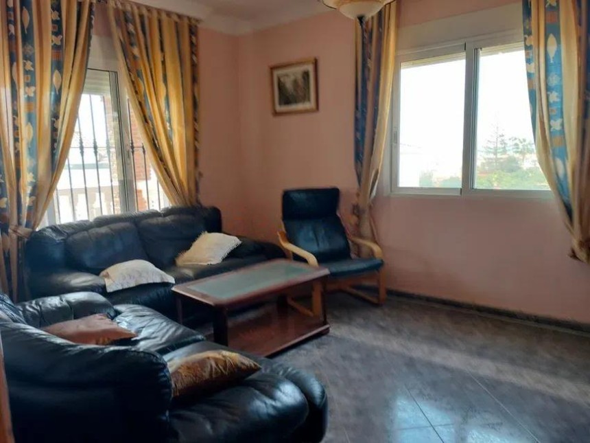 Villa en venta en Benajarafe