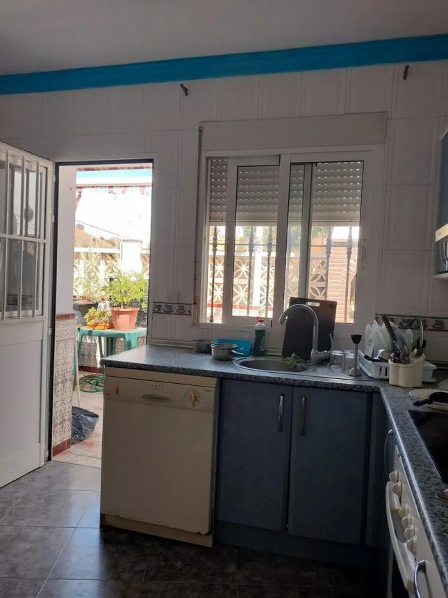 Villa en venta en Benajarafe
