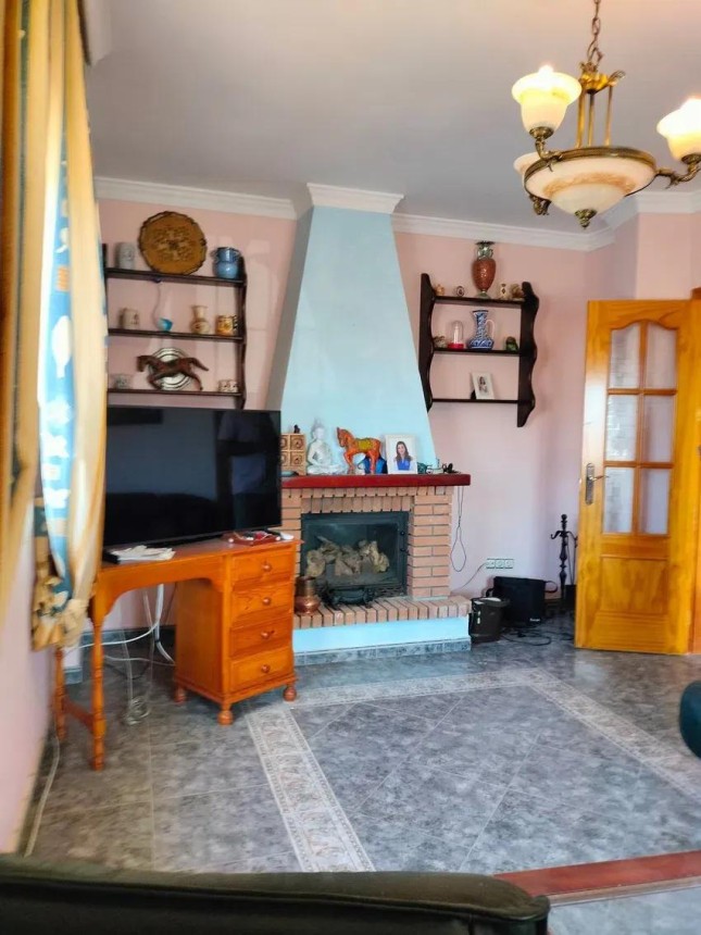 Villa en venta en Benajarafe