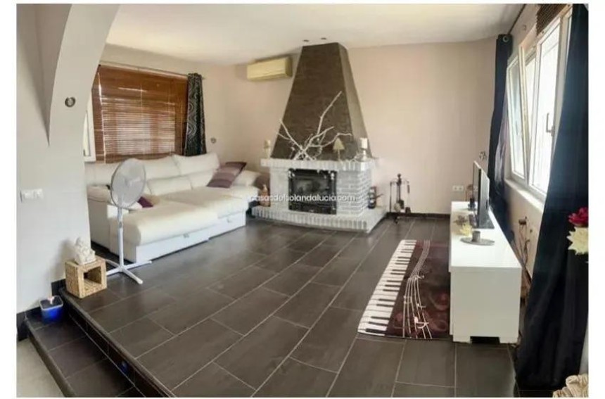 Villa te koop in Benajarafe